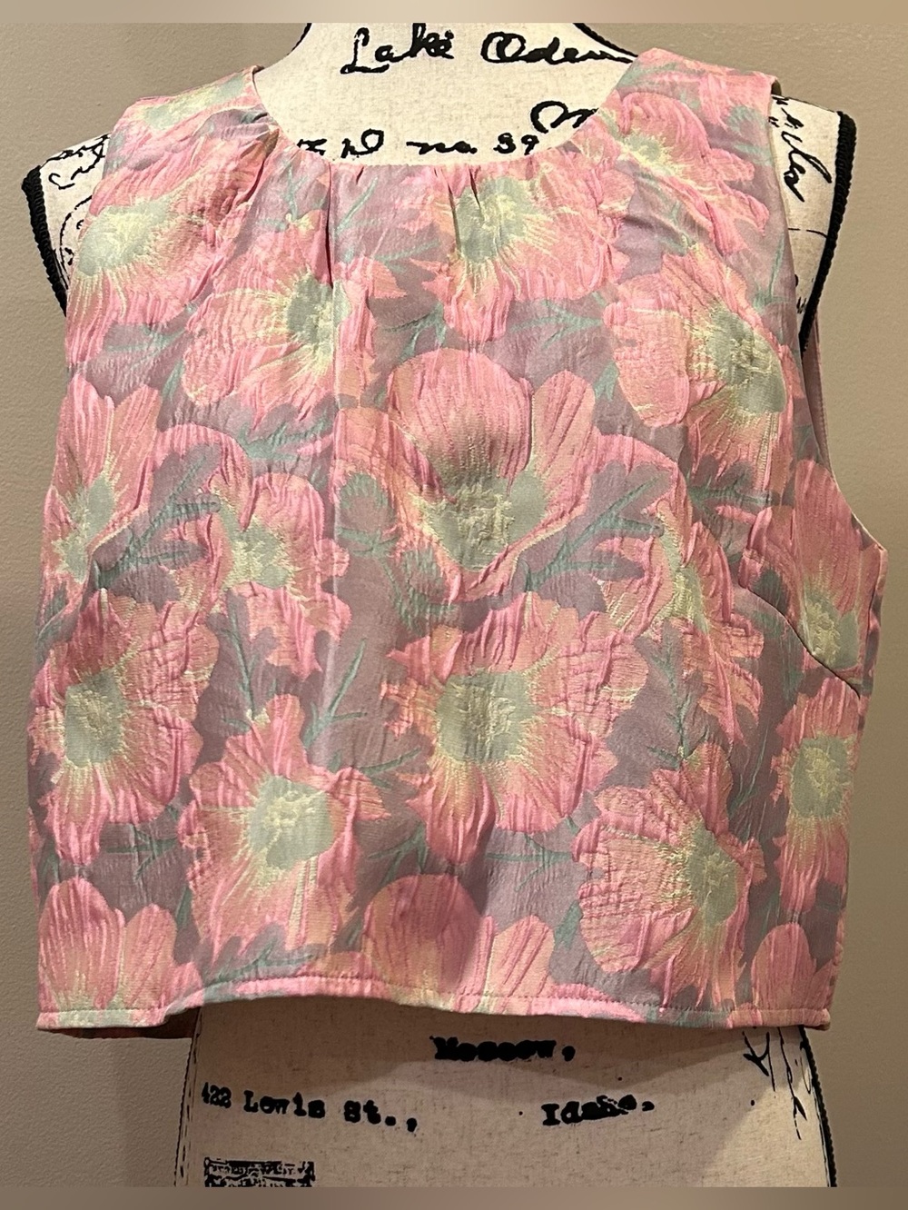 Abbey Glass Sleeveless Crop Top Pink Paradise - Picture 12 of 15